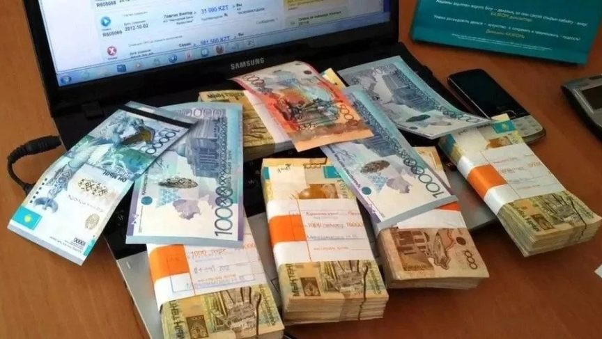Сотрудницу антикоррупционной службы обвиняют в хищении 1,1 млн тенге в Карагандинской области