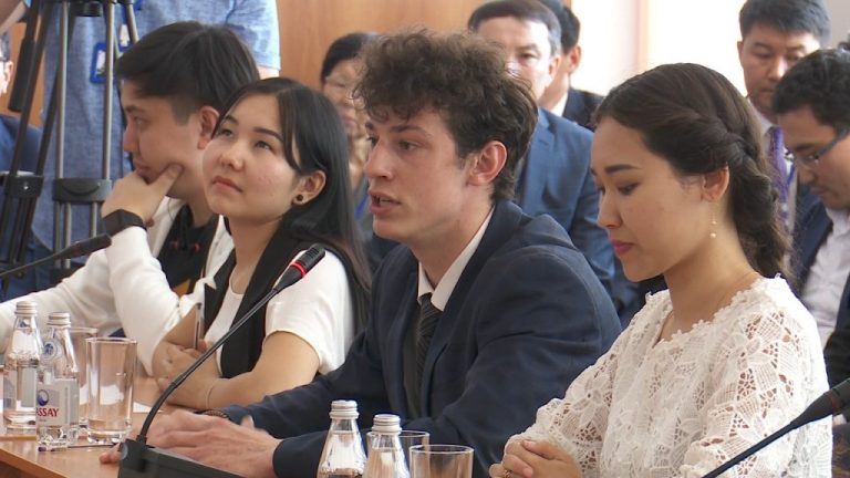 Безвозмездные гранты для развития бизнеса смогут получать казахстанские студенты