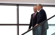 Назарбаев Путину: СМИ не должны раздувать из мухи слона