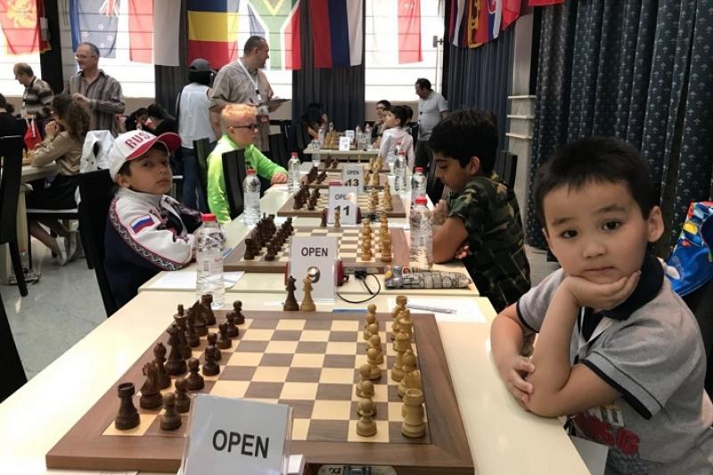 Школьник из Казахстана стал чемпионом мира по шахматам
