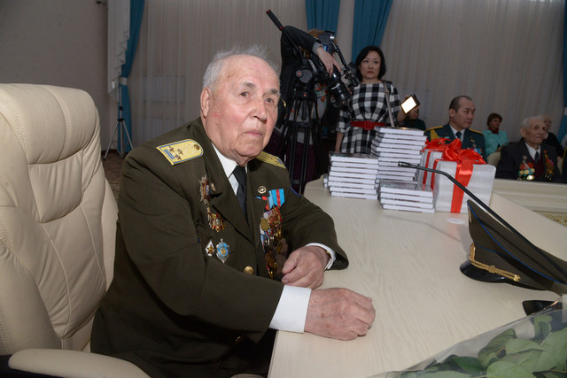 В честь Дня Победы в Костанае презентовали книгу ветерана ВОВ — Павла Доценко