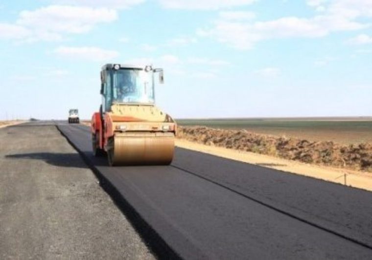 В Казахстане могут ограничить поездки грузовиков, «разрушающих дороги»