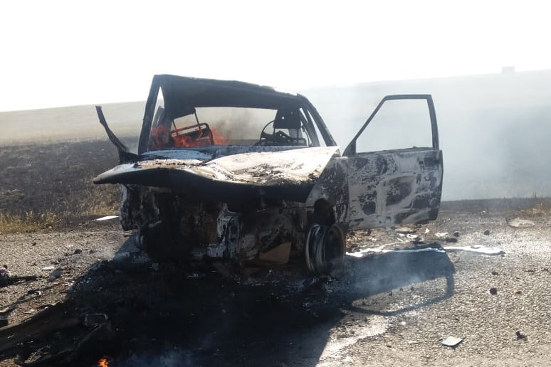 Женщина сгорела в автомобиле в результате аварии в Костанайской области