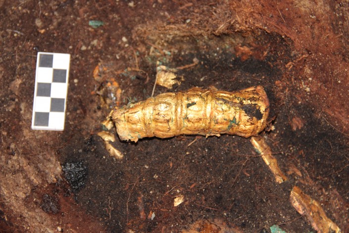 Древнюю красавицу в саукеле и золотых украшениях обнаружили археологи в ВКО