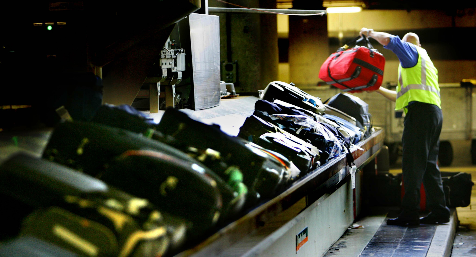 В аэропорту Астаны выявили 80 фактов вскрытия багажа