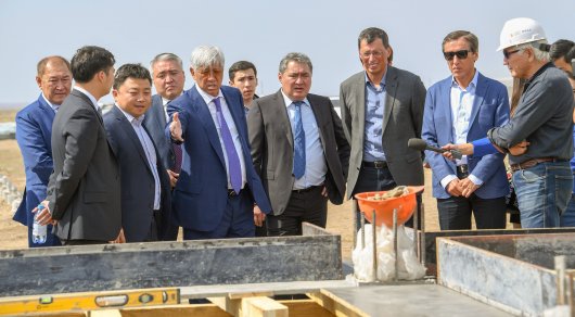 Крупнейшая в Казахстане СЭС строится близ Капшагая