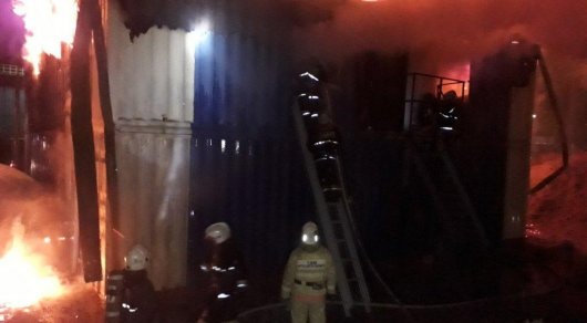 Общежитие из контейнеров горело в Астане: 1 человек погиб