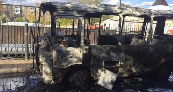 Пассажирский автобус сгорел в центре Темиртау