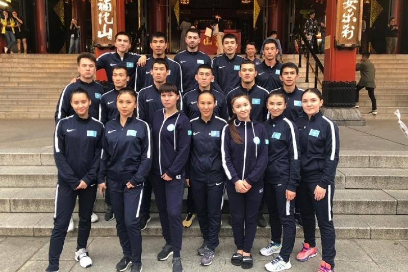 Казахстанские каратисты выиграли две медали в Токио