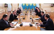 Нурсултан Назарбаев встретился с министром торговли США Уилбуром Россом