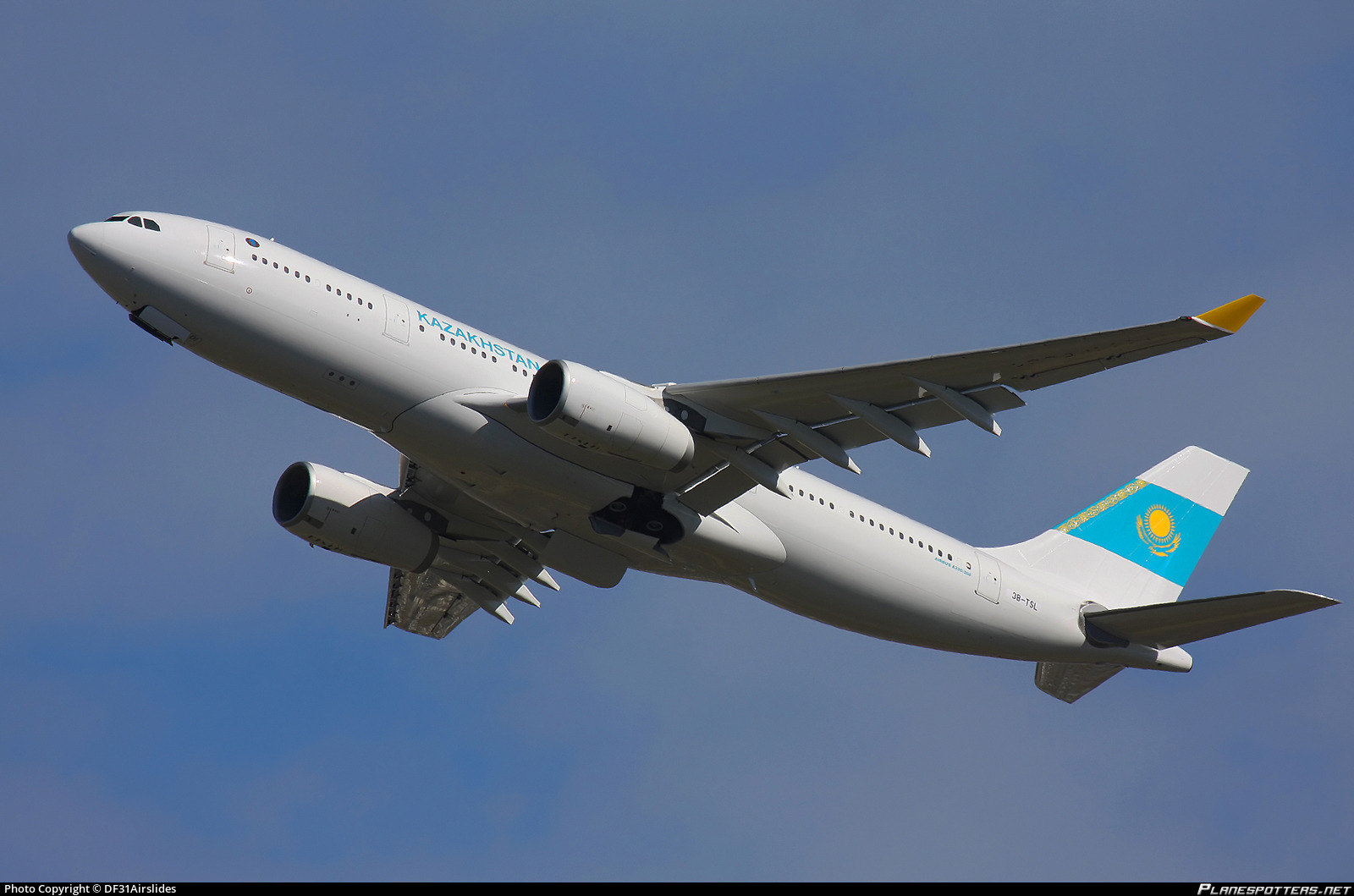 В отношении Air Astana и SCAT начато расследование из-за высоких цен на билеты
