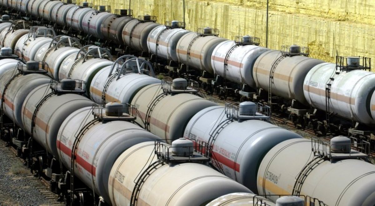 Казахстан хочет начать экспорт бензина с ноября