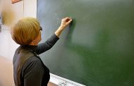 В Казахстане определили лучших педагогов и вручили им по 2,4 млн тенге