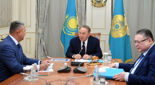 Назарбаев встретился с Перуашевым