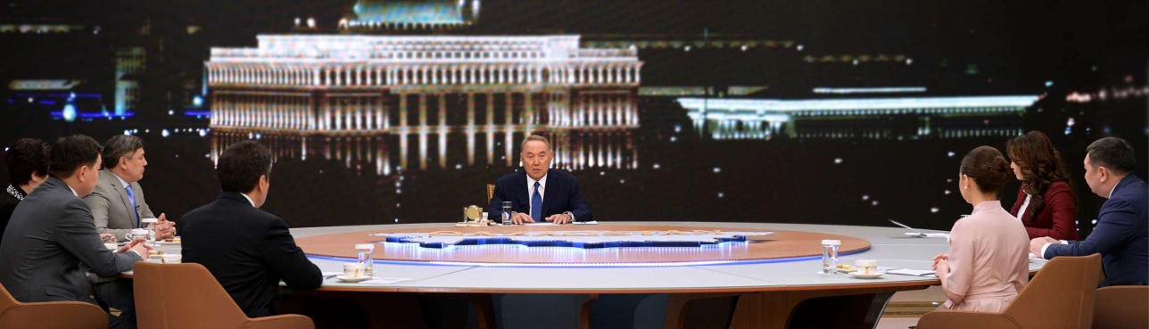 Назарбаев встретился с представителями СМИ. Запись эфира представят 28 декабря