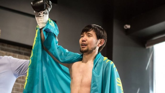 Казахстанец победил азербайджанца на вечере бокса в Москве