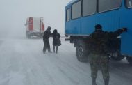 Казахстанские спасатели за сутки вызволили 11 пассажиров с замерзших трасс