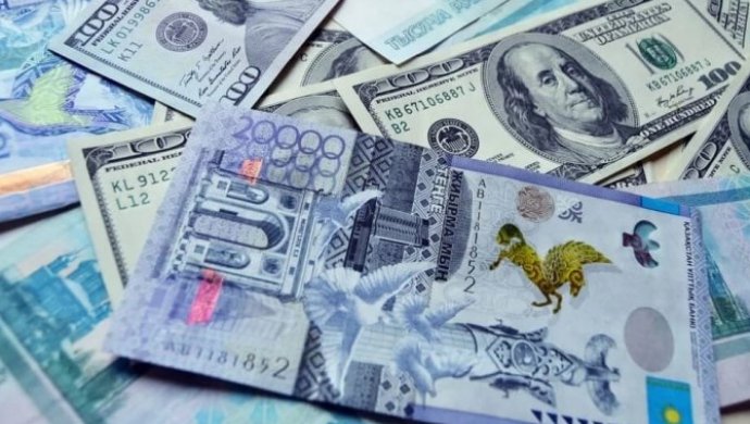 Дойдет ли доллар до 400 тенге, и как это отразится на Казахстане