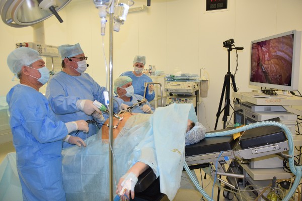 Костанайским врачам три дня будут показывать мастер-класс по проведению операций методом эндоскопии