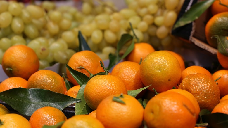 В Омск не пустили 40 тонн пакистанских мандарин и 37 тонн винограда из Казахстана