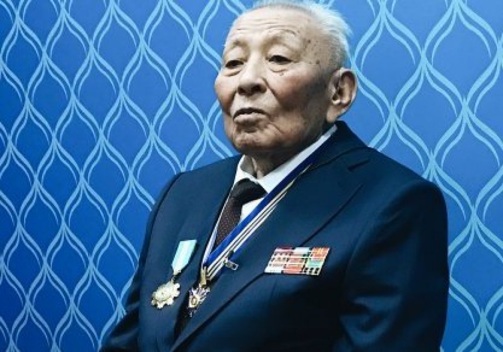 Скончался любимый учитель Президента Казахстана Сейитхан Исаев