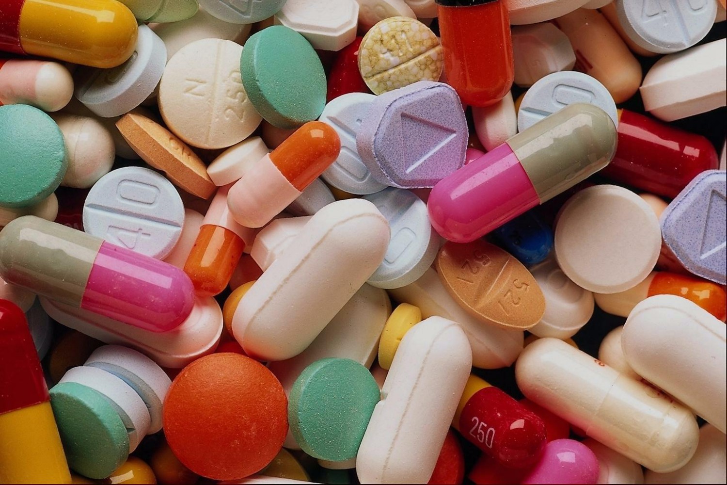 Разницу между ценой на лекарства в аптеке и установленной государством будут доплачивать