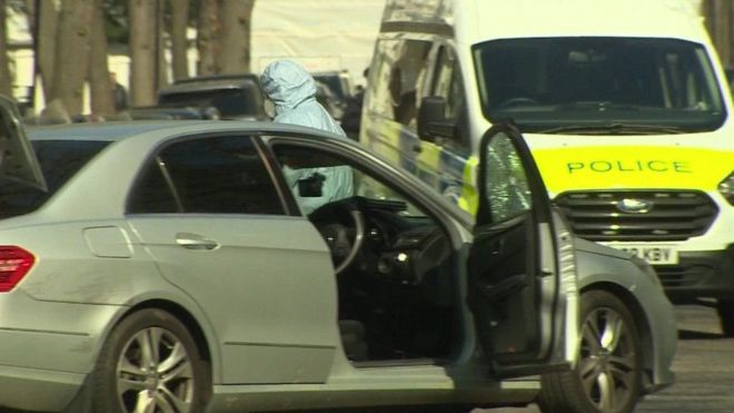 Неизвестный протаранил машину украинского посла в Лондоне. Полиция открыла огонь