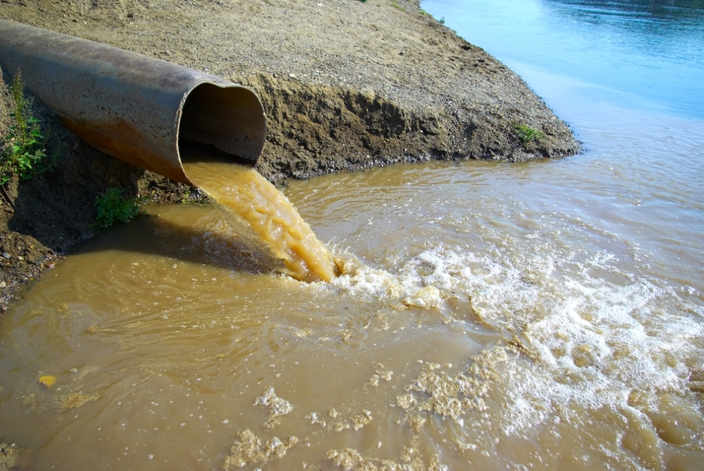 В Актау за сброс воды с вредными веществами в Каспий оштрафовали ТОО на 1,7 млн тенге