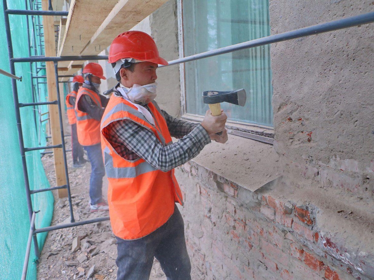 В Омске начался капремонт 146 домов к Российско-казахстанскому форуму