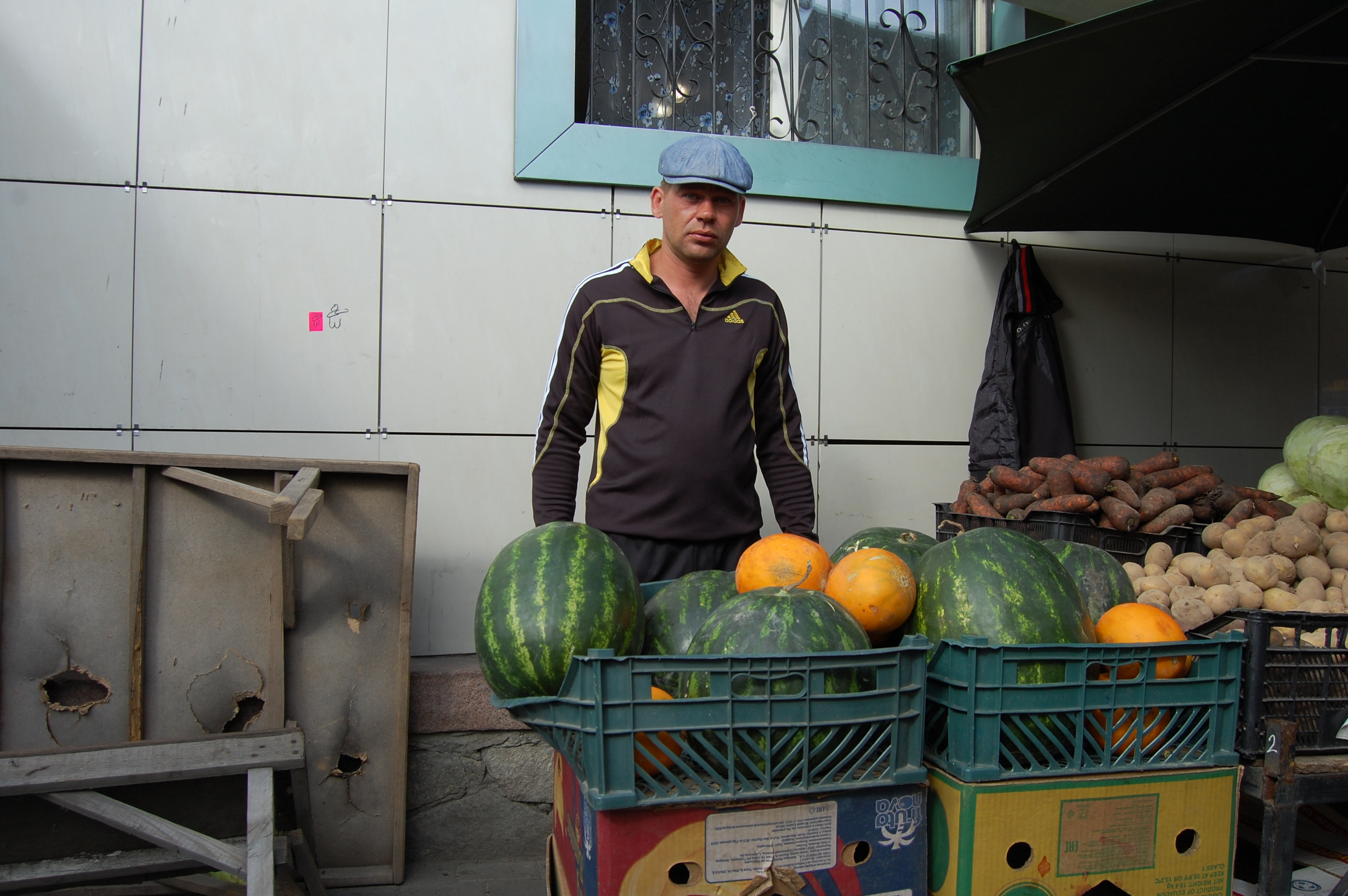 В Костанайской области начался сезон продажи арбузов и дынь
