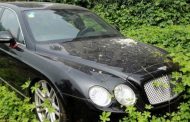 Около села в Казахстане обнаружили брошенный Bentley
