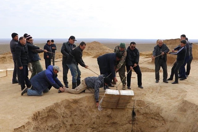 Древнее захоронение с золотыми изделиями найдено в Актюбинской области Казахстана