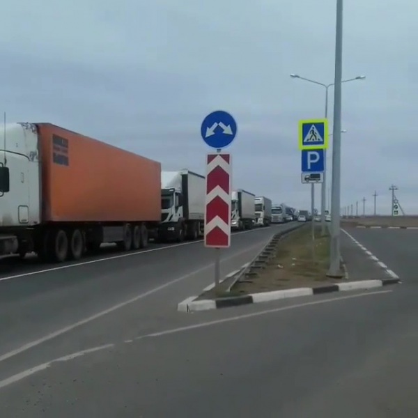 В Оренбурге предупреждают об очереди из большегрузов при выезде в Казахстан