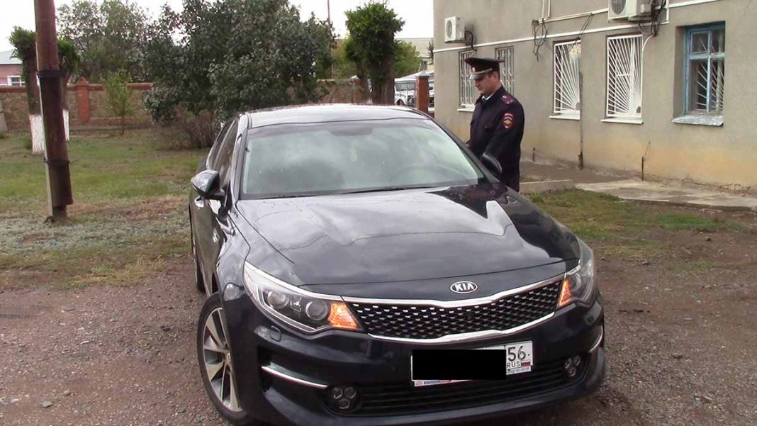Угнанный в Оренбурге автомобиль KIA пытались перевезти в Казахстан