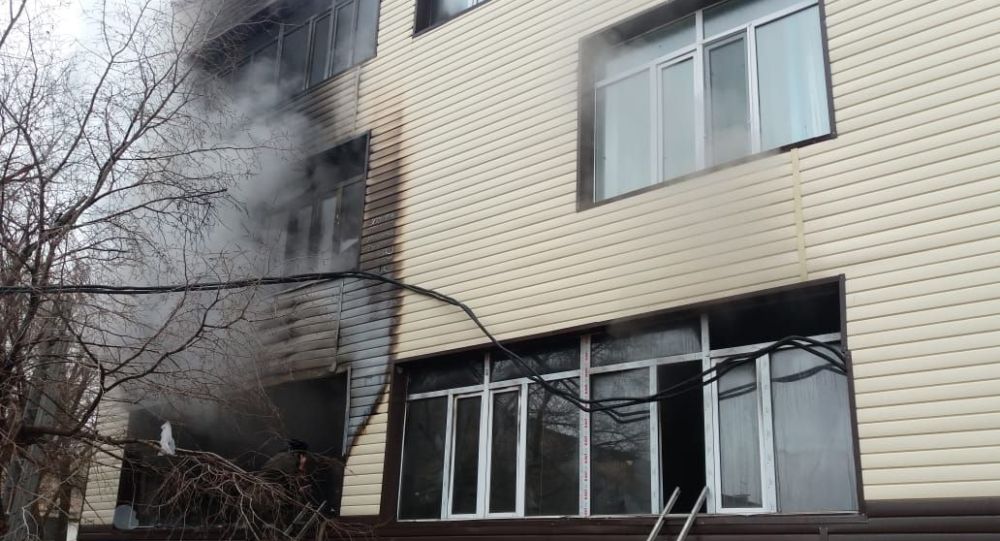 Пожар произошел во время уроков в школе Жезказгана: эвакуированы 640 человек