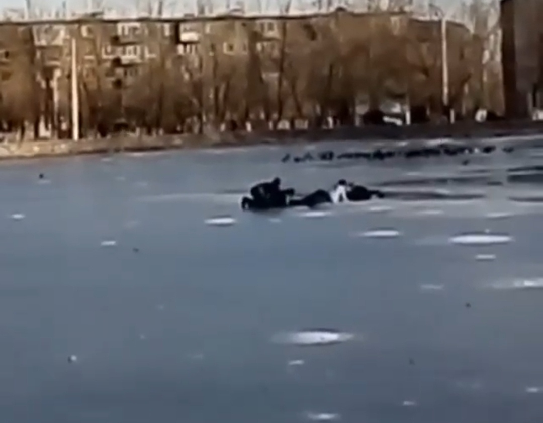 Дети вышли на лед: двое погибли, один в реанимации