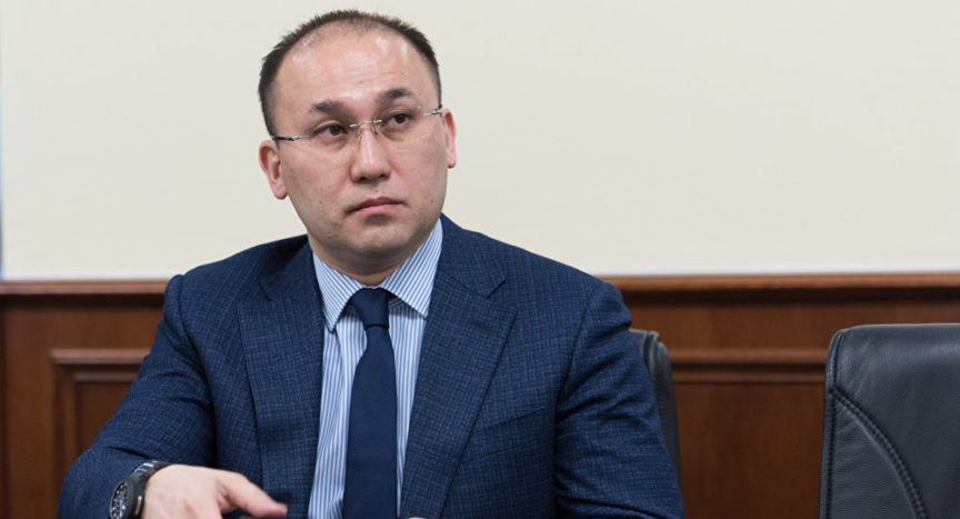Министр Абаев прокомментировал слухи о смене президента на политсовете Nur Otan