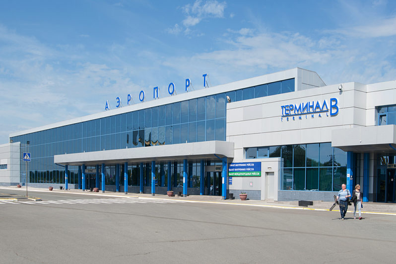 В Омском аэропорту из-за коронавируса оказались заперты 26 туристов из Казахстана