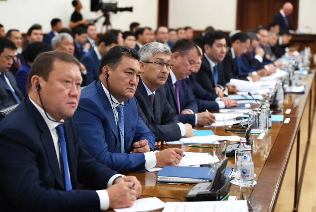 Казахстан открывает автосообщение с Китаем