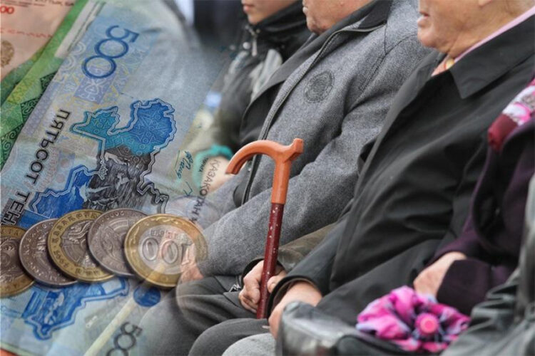 В 2021 году планируют повысить пенсию в Казахстане