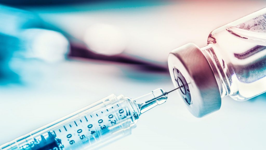 Первая в мире вакцина от коронавируса зарегистрирована в России