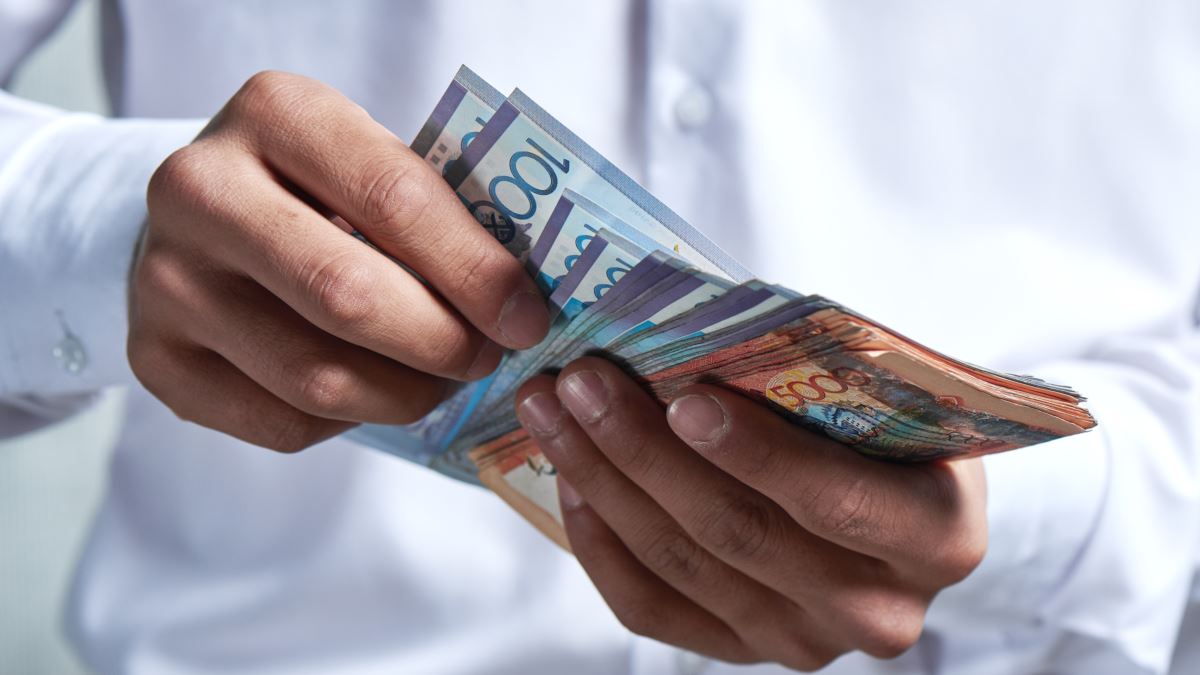 Казахстан вошел в рейтинг стран с самыми низкими минимальными зарплатами