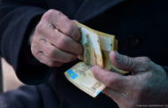 Снизить пенсионный возраст до 60 лет предложили в Казахстане