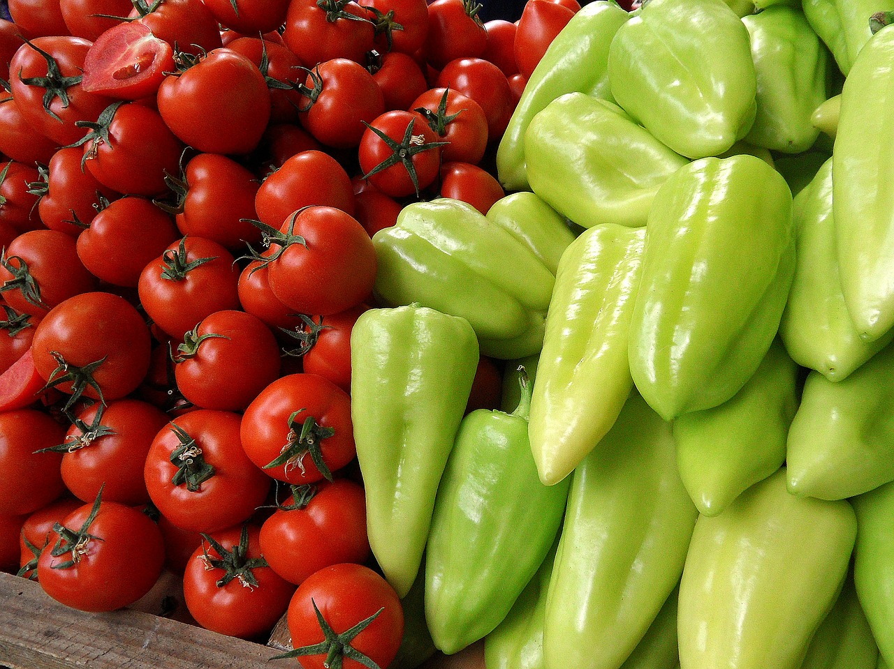 Россия заявила об опасности томатов и перца из Казахстана и запретила их поставки