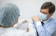 Главный санврач и вице-министр здравоохранения Казахстана вакцинировались от коронавируса