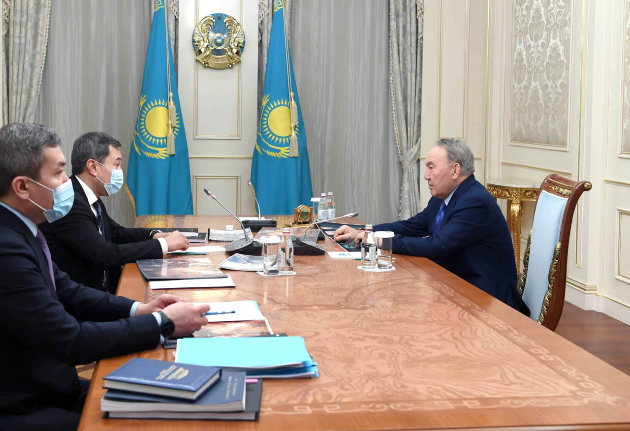 На вас возложена большая ответственность — Назарбаев обратился к известному режиссеру