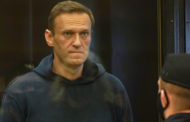 Навального приговорили к 3,5 годам колонии общего режима