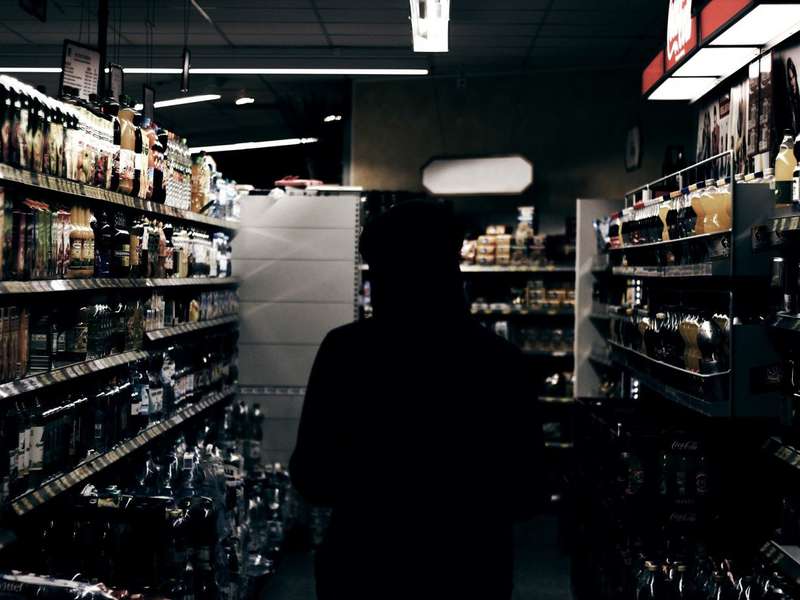 Владельцы магазинов обвиняют полицейских в провокациях при закупе спиртного