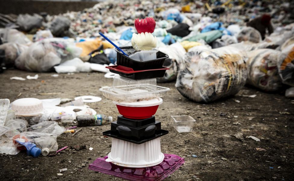 С 3 июля страны ЕС отказываются от одноразовой пластиковой посуды