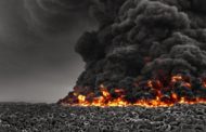 В Кувейте горит самая большая в мире свалка автомобильных шин